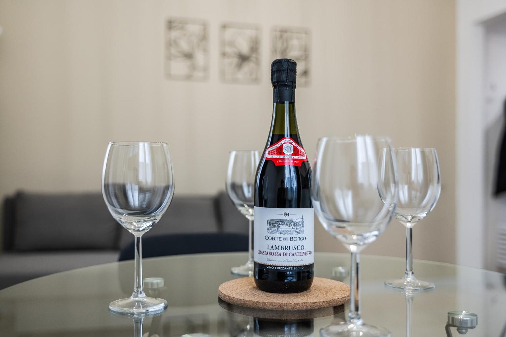 Villa Teresa Struttura Tra Ferrari E Lambrusco 索里根安诺沃 外观 照片