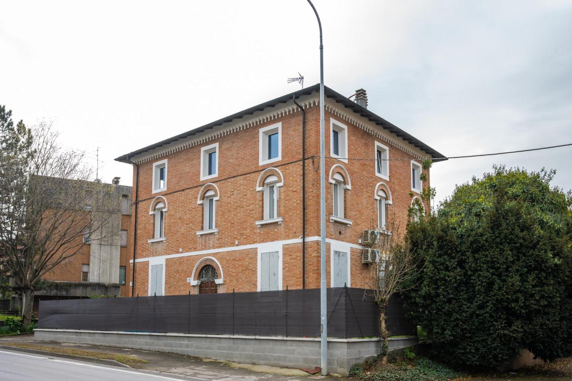 Villa Teresa Struttura Tra Ferrari E Lambrusco 索里根安诺沃 外观 照片